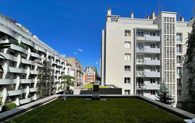 Opération végétalisation : les toitures de la Résidence Desnouettes à Paris